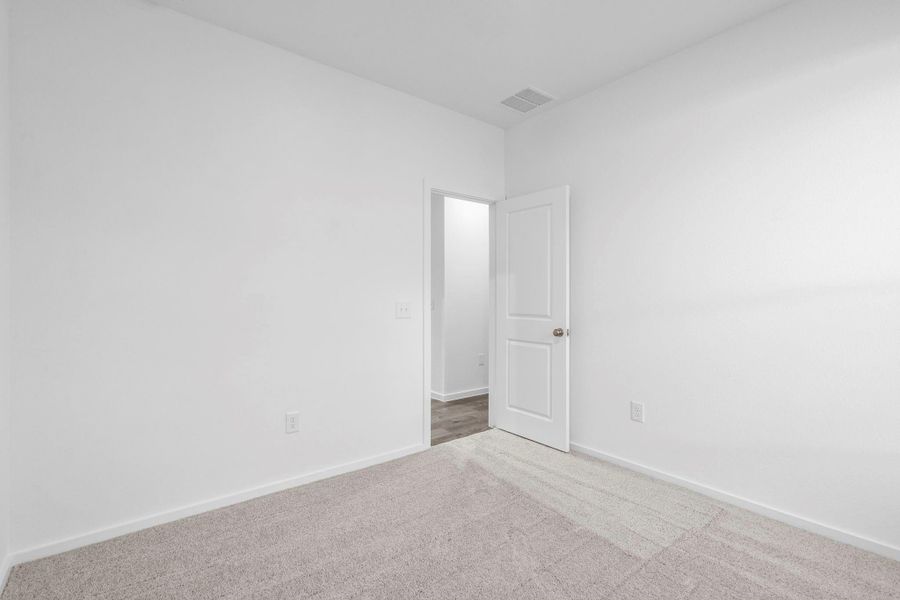 Spacious, unfurnished interior of a new home in Windcress, Baytown (Image 15).