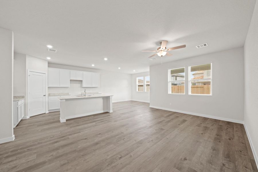Spacious, unfurnished interior of a new home in Granger Pines, Conroe (Image 16). Spacious, unfurnished interior of a new home in Granger Pines, Conroe (Image 16).