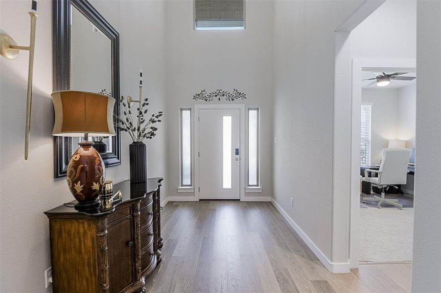Furnished interior view inside a new home in Dove Hollow, Waxahachie (Image 6).