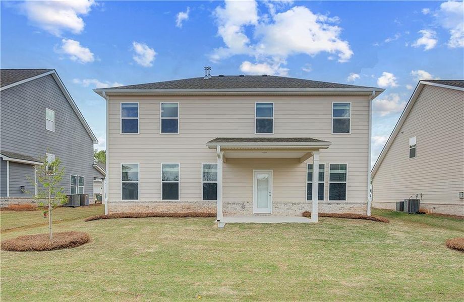 Exterior details and patio area of a home in Cooper Park, McDonough (Image 3).