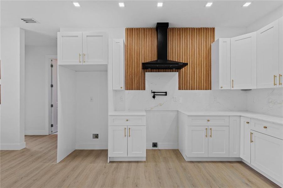 Furnished interior view inside a new home in , Lake Placid (Image 3).