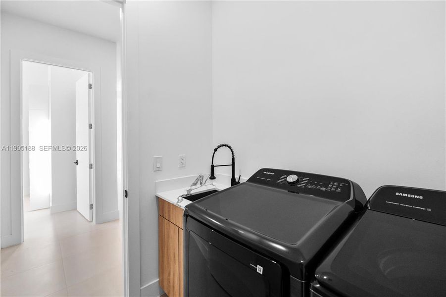 Close-up of interior finishes inside a home in , Cape Coral (Image 34).