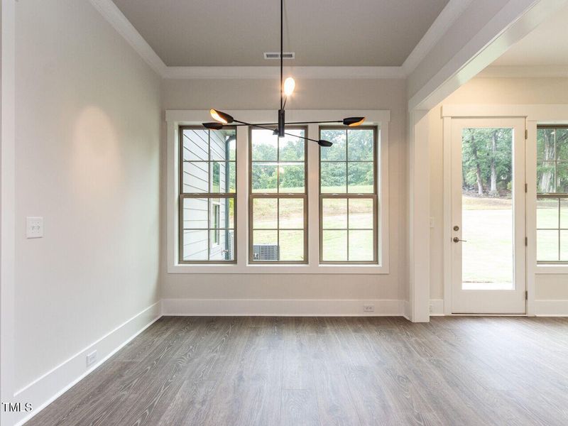 015-1280x960-breakfast-nook