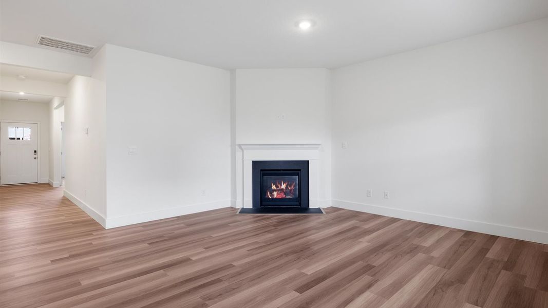 Spacious, unfurnished interior of a new home in Millstone Village, Morristown (Image 11).