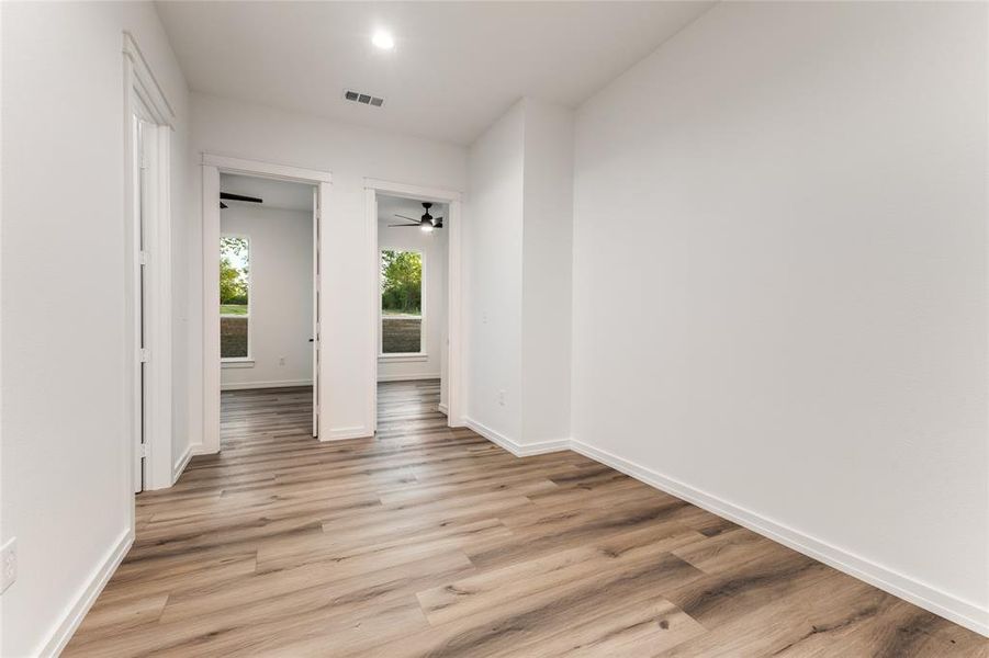 Spacious, unfurnished interior of a new home in , Kemp (Image 16).