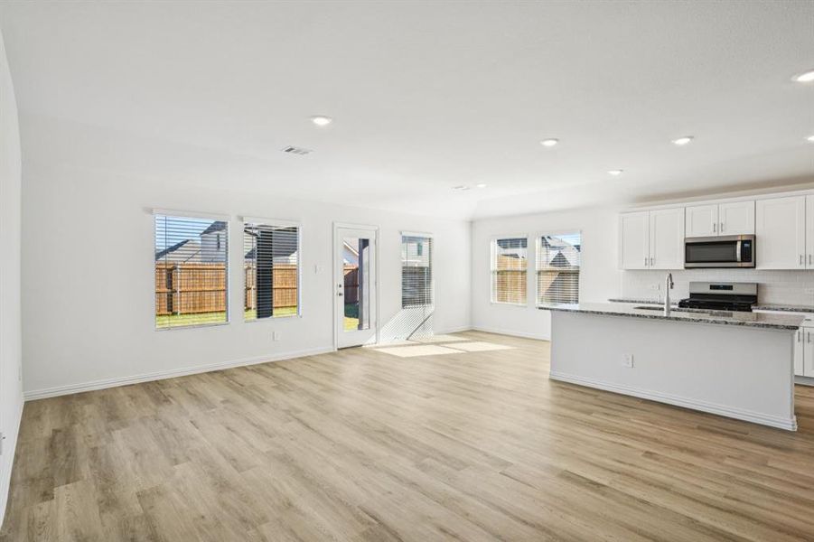 Spacious, unfurnished interior of a new home in Southridge - Signature Series, Princeton (Image 22).