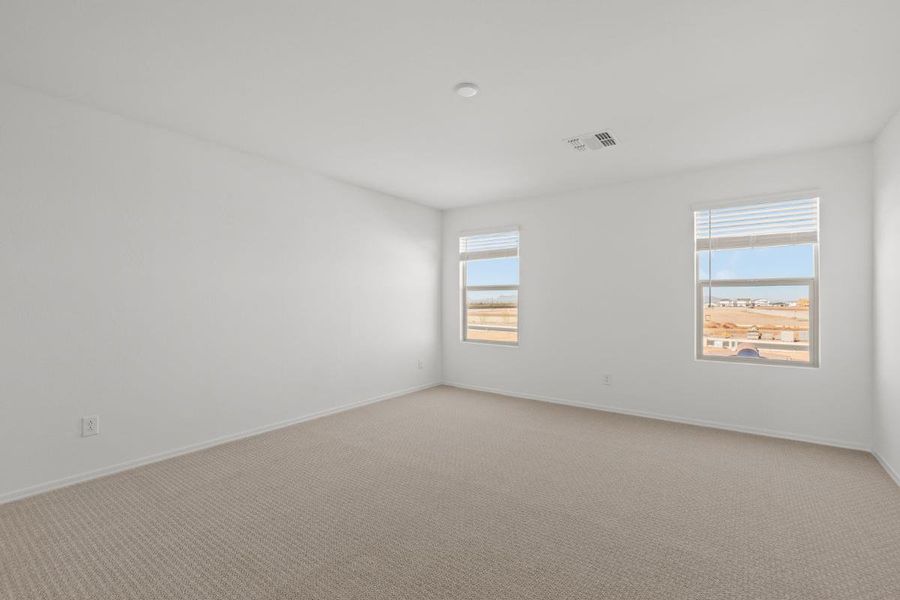 Spacious, unfurnished interior of a new home in Skyline Village Enclaves, San Tan Valley (Image 14).