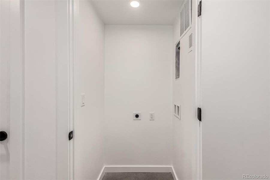 Spacious, unfurnished interior of a new home in , Denver (Image 18).