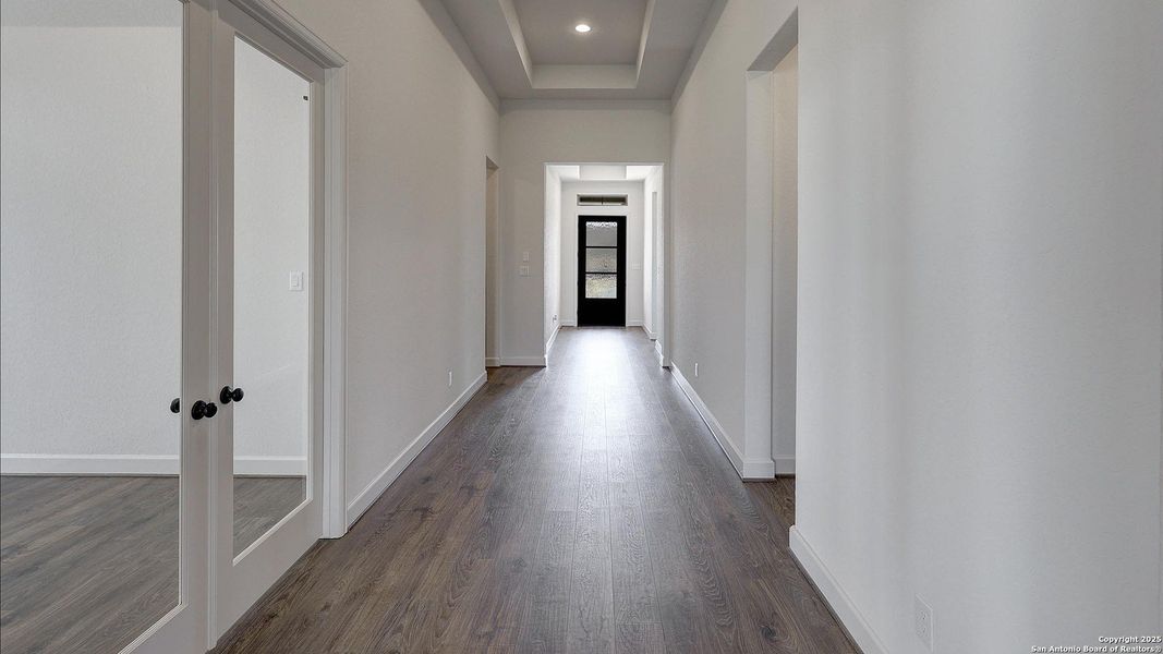 Spacious, unfurnished interior of a new home in Alsatian Oaks 60', Castroville (Image 20). Spacious, unfurnished interior of a new home in Alsatian Oaks 60', Castroville (Image 20).