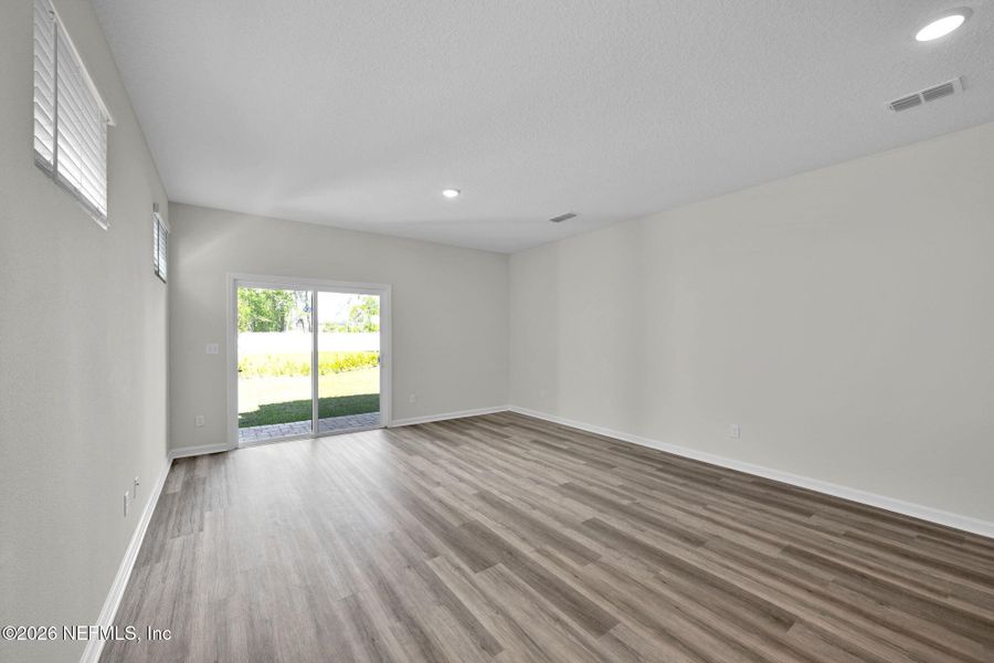 Spacious, unfurnished interior of a new home in Baxley Villas, Middleburg (Image 14).