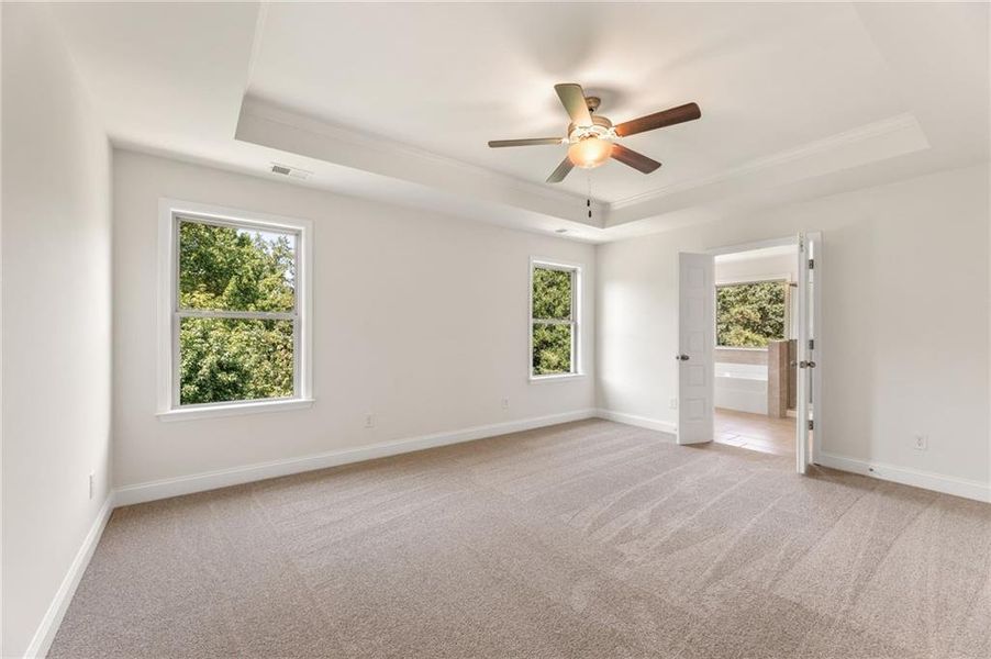 Spacious, unfurnished interior of a new home in Hellen Valley, Braselton (Image 15).