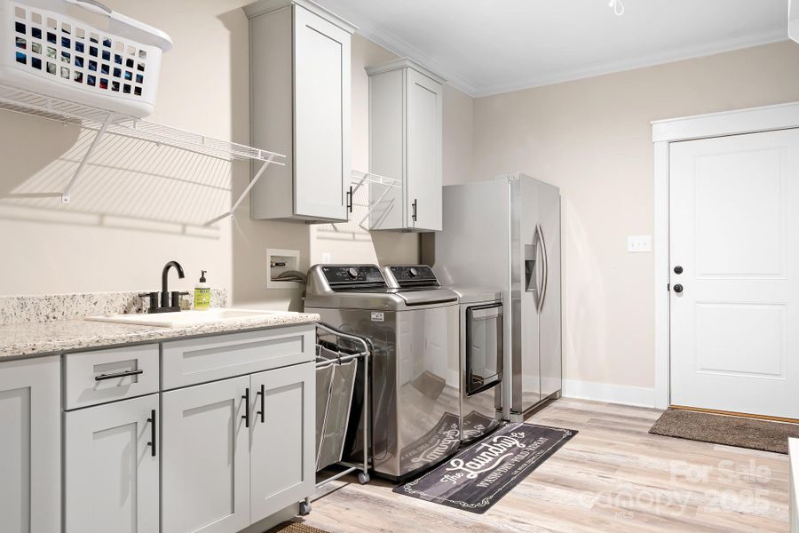 Furnished interior view inside a new home in , Statesville (Image 28).