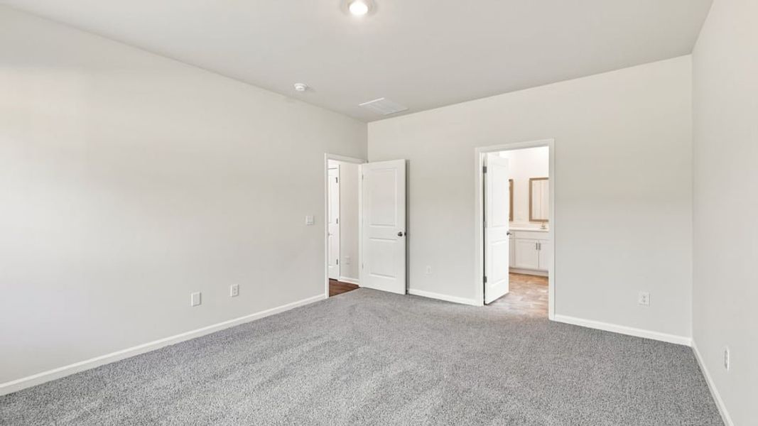 Spacious, unfurnished interior of a new home in Woodglen, Piedmont (Image 36). Spacious, unfurnished interior of a new home in Woodglen, Piedmont (Image 36).