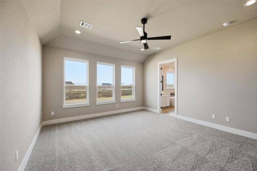 Spacious, unfurnished interior of a new home in Rocky Top Ranch, Reno (Image 25). Spacious, unfurnished interior of a new home in Rocky Top Ranch, Reno (Image 25).