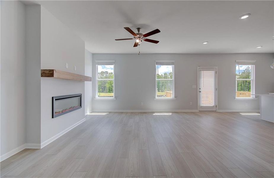 Spacious, unfurnished interior of a new home in Enclave at Evergreen, Fairburn (Image 12). Spacious, unfurnished interior of a new home in Enclave at Evergreen, Fairburn (Image 12).