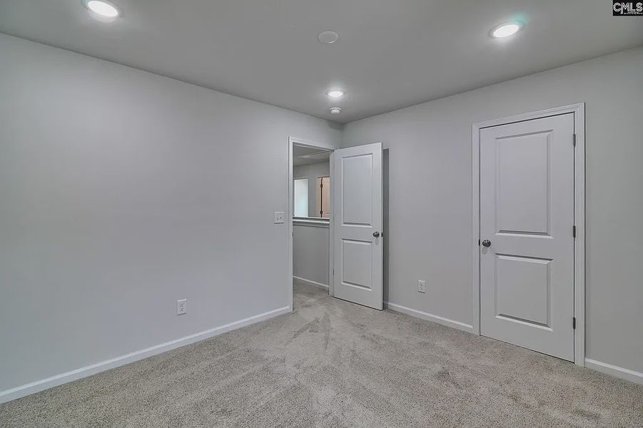 Spacious, unfurnished interior of a new home in Emanuel Creek, West Columbia (Image 34).