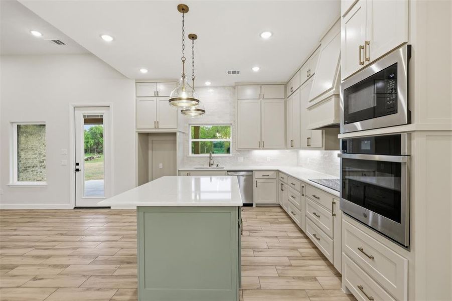 Furnished interior view inside a new home in , Weatherford (Image 5).