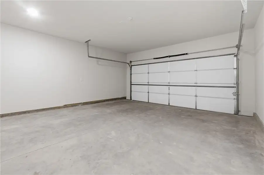 Spacious, unfurnished interior of a new home in Concord Oaks, Powder Springs (Image 19). Spacious, unfurnished interior of a new home in Concord Oaks, Powder Springs (Image 19).