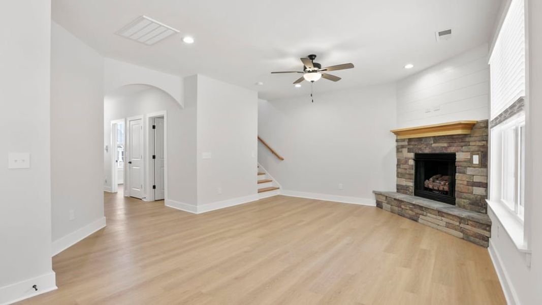 Representative unfurnished interior of a home built from the Bakersfield by D.R. Horton in Edgewood Estates, Greenville (Image 19).
