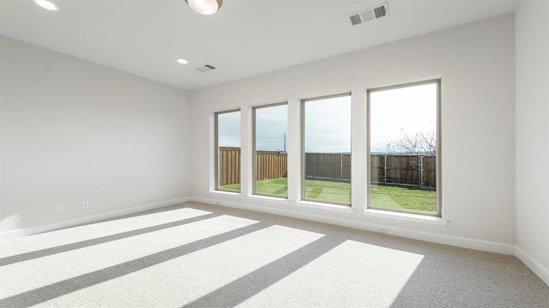 Spacious, unfurnished interior of a new home in Terraces 72', Rockwall (Image 17).