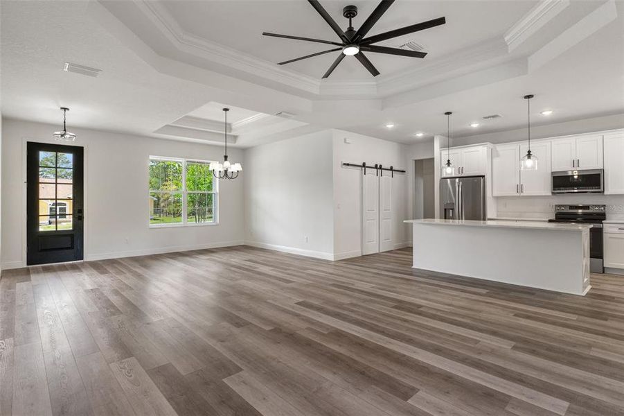 Spacious, unfurnished interior of a new home in , Weeki Wachee (Image 16).