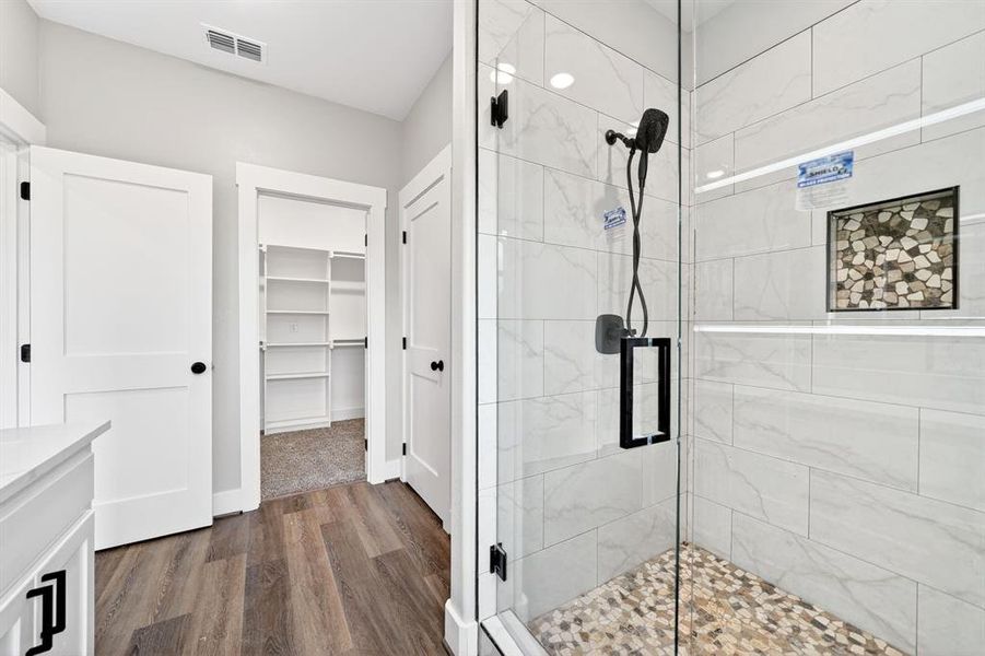 Furnished interior view inside a new home in , Edgewood (Image 17).
