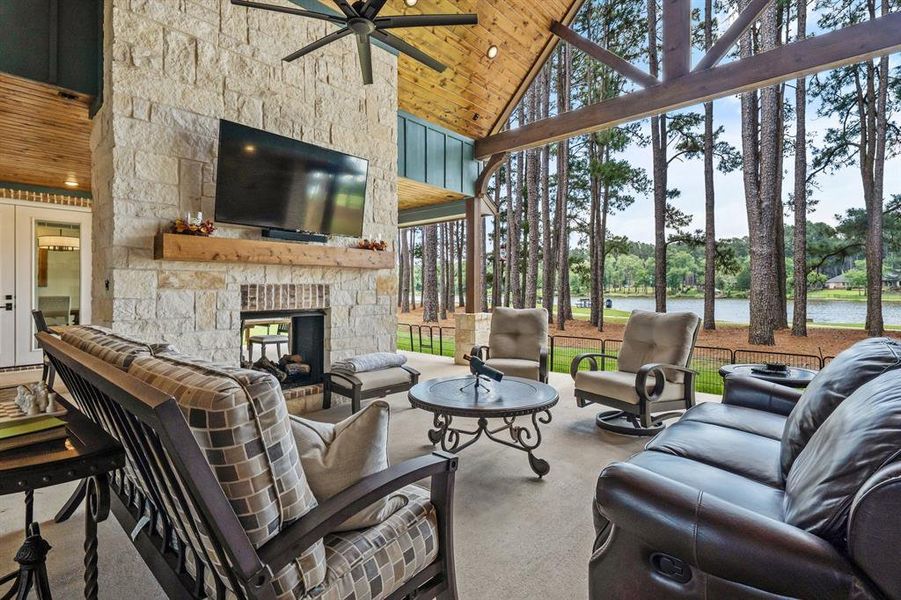 Lots of seating for friends and family.  Have a party of 50 and everyone will be comforatable.