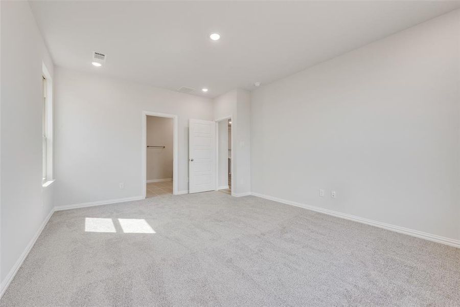 Spacious, unfurnished interior of a new home in Sutton Fields, Celina (Image 12).