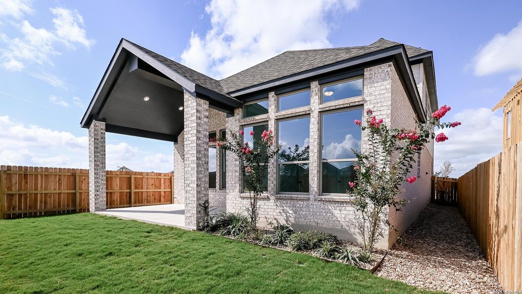 Exterior details and patio area of a home in Legacy at Lake Dunlap, New Braunfels (Image 3).