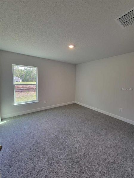 Spacious, unfurnished interior of a new home in , Ocala (Image 20).