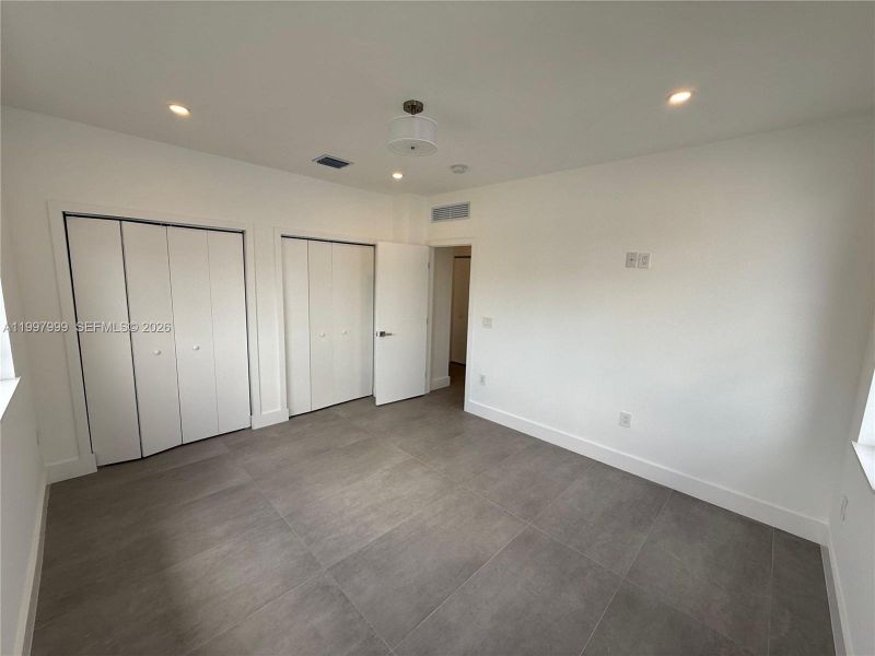 Spacious, unfurnished interior of a new home in , Miami (Image 26).