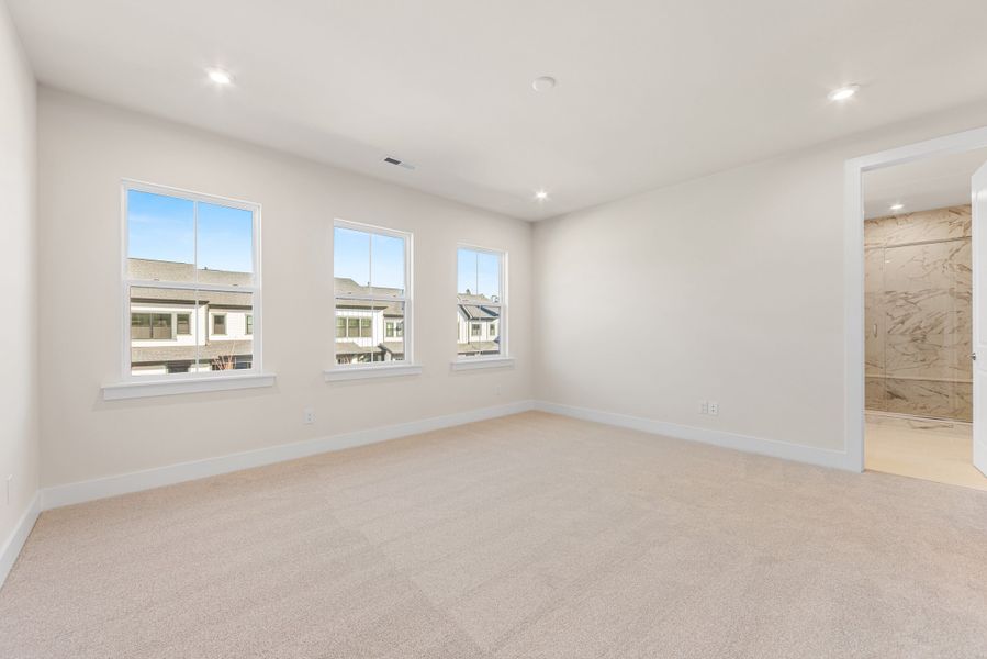 Spacious, unfurnished interior of a new home in Seven Oaks, Belmont (Image 34).