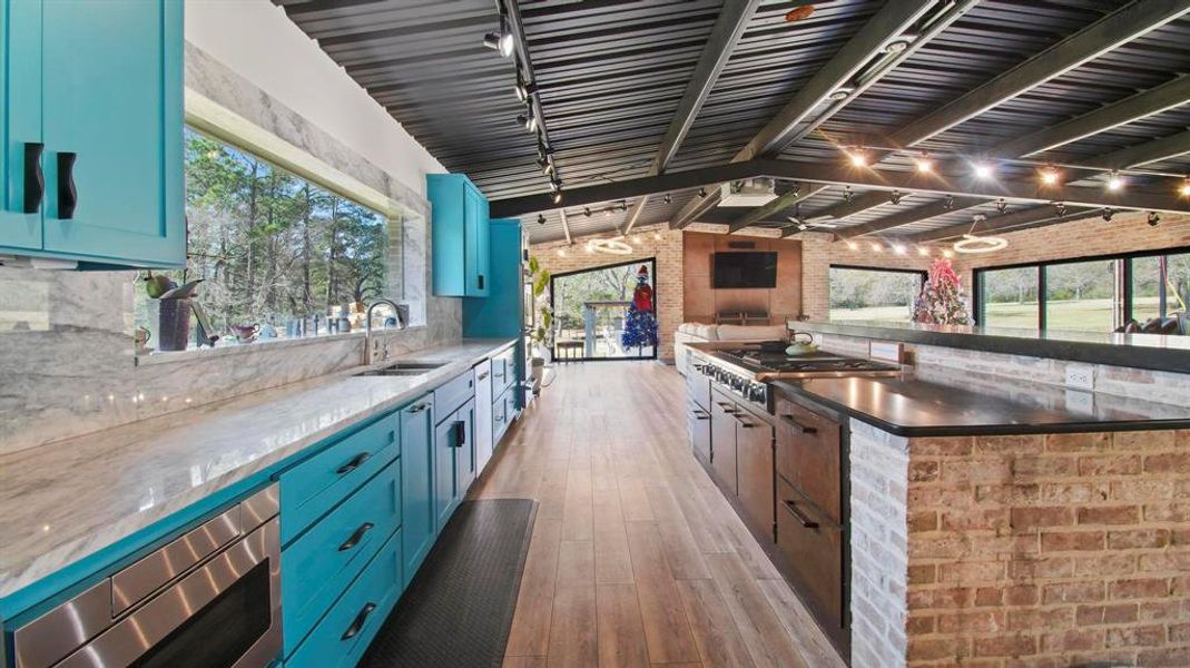 Community amenities in , Richards (Image 25).