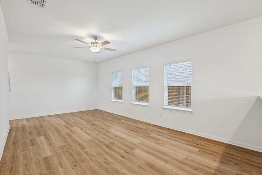 Spacious, unfurnished interior of a new home in , Elgin (Image 34).