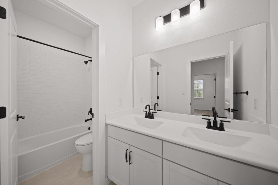 Hall bath (*Photo not of actual home and used for illustration purposes only.)