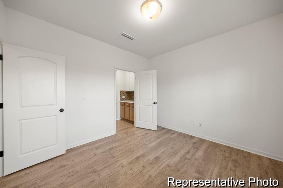 Spacious, unfurnished interior of a new home in , Ravenel (Image 24).