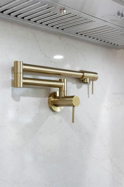 Furnished interior view inside a new home in , Venice (Image 57).