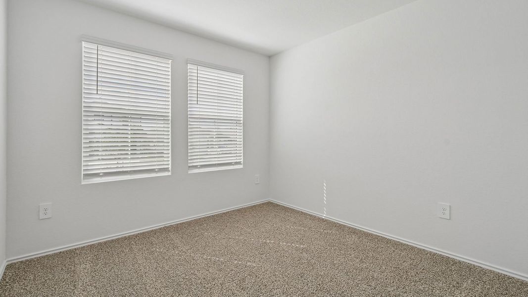 Spacious, unfurnished interior of a new home in Durango, Mustang Ridge (Image 39).