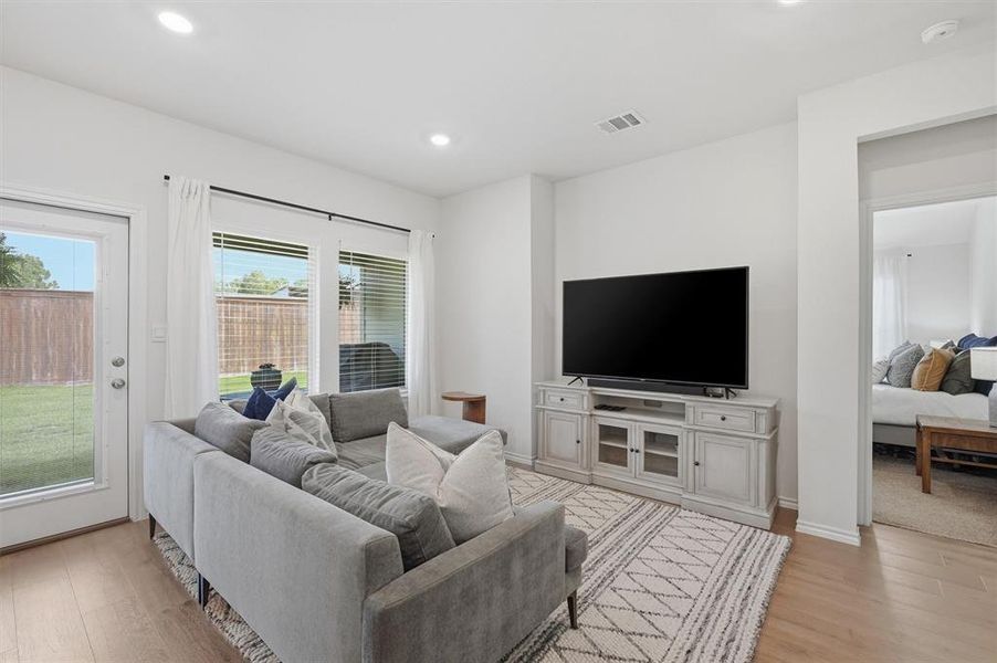Furnished interior view inside a new home in Three Oaks, Sherman (Image 10).