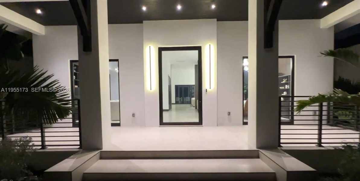 Exterior details and patio area of a home in , Pinecrest (Image 26).