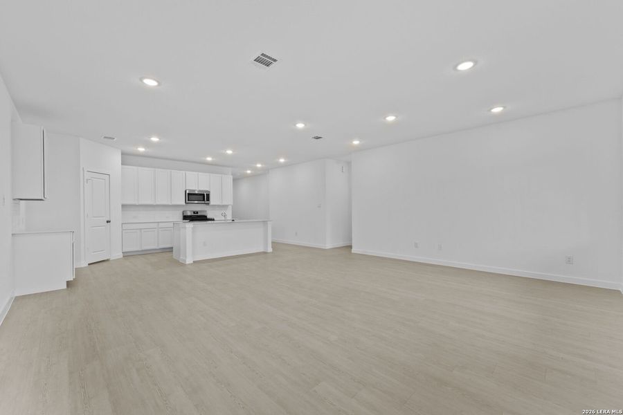 Spacious, unfurnished interior of a new home in Brookmill, San Antonio (Image 14). Spacious, unfurnished interior of a new home in Brookmill, San Antonio (Image 14).