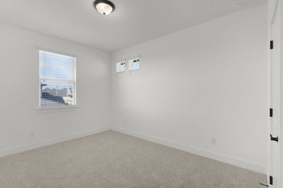 Spacious, unfurnished interior of a new home in Lariat, Liberty Hill (Image 13).