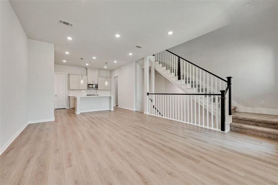 Spacious, unfurnished interior of a new home in Wade Settlement Townhomes, Frisco (Image 17).