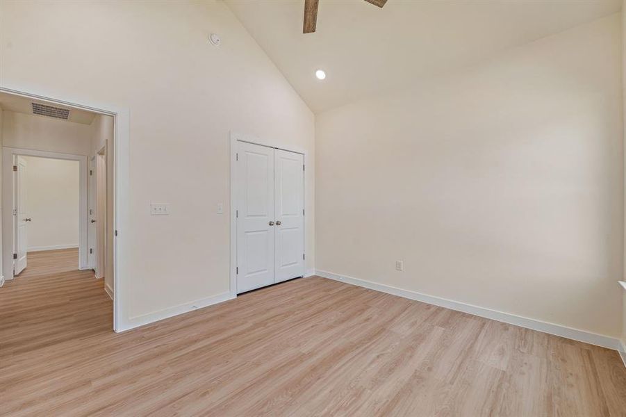 Spacious, unfurnished interior of a new home in , Granbury (Image 24). Spacious, unfurnished interior of a new home in , Granbury (Image 24).