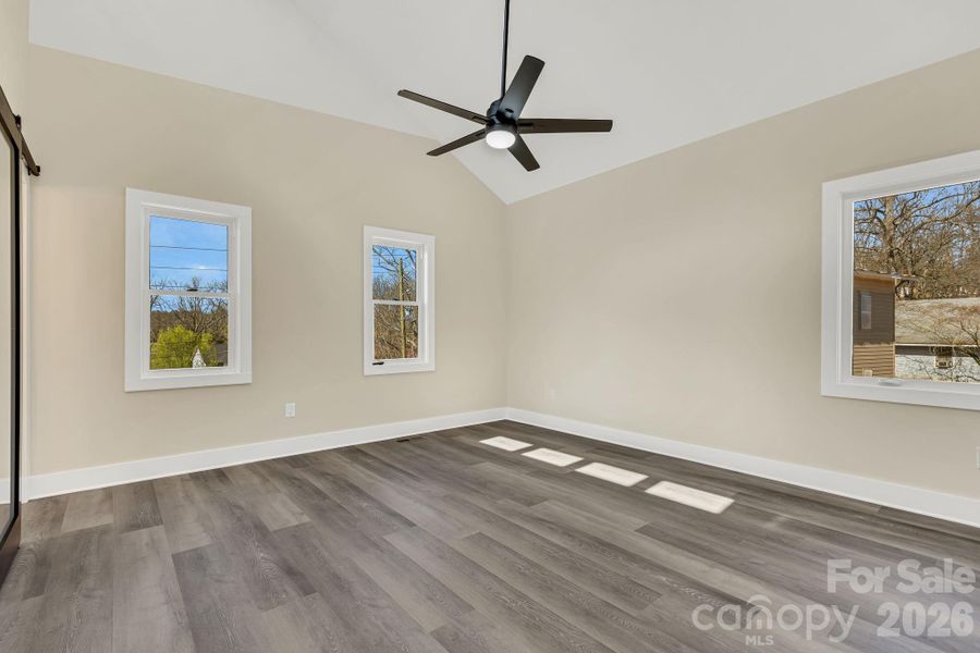 Spacious, unfurnished interior of a new home in , Asheville (Image 22).