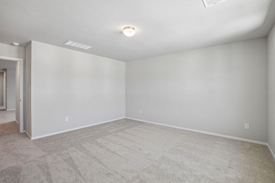 Spacious, unfurnished interior of a new home in Edgebrooke, Pflugerville (Image 25).