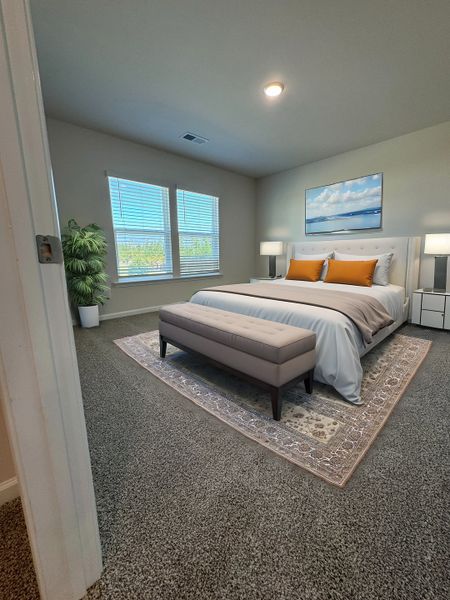 Representative furnished interior of a home built from the Henderson Plan by Veranda Homes in Beechwood Pond, Woodruff (Image 24).