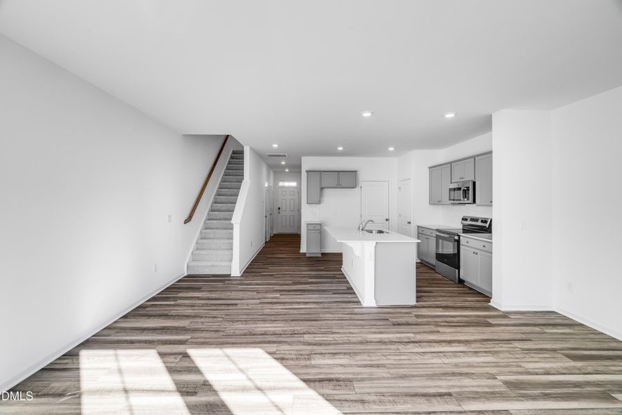 SUN_LawsonTownes_Pic_Cameron_Great_5of5