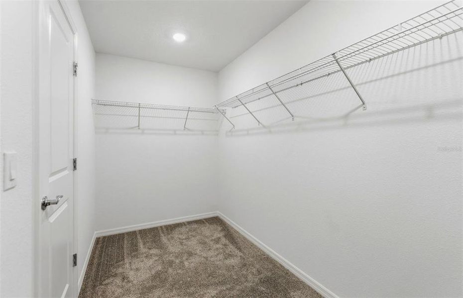 Spacious, unfurnished interior of a new home in Silverlake, Lake Alfred (Image 13).