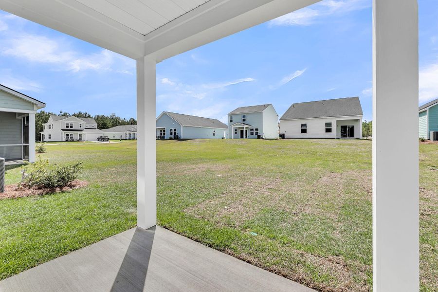 Exterior details and patio area of a home in , Ravenel (Image 3).